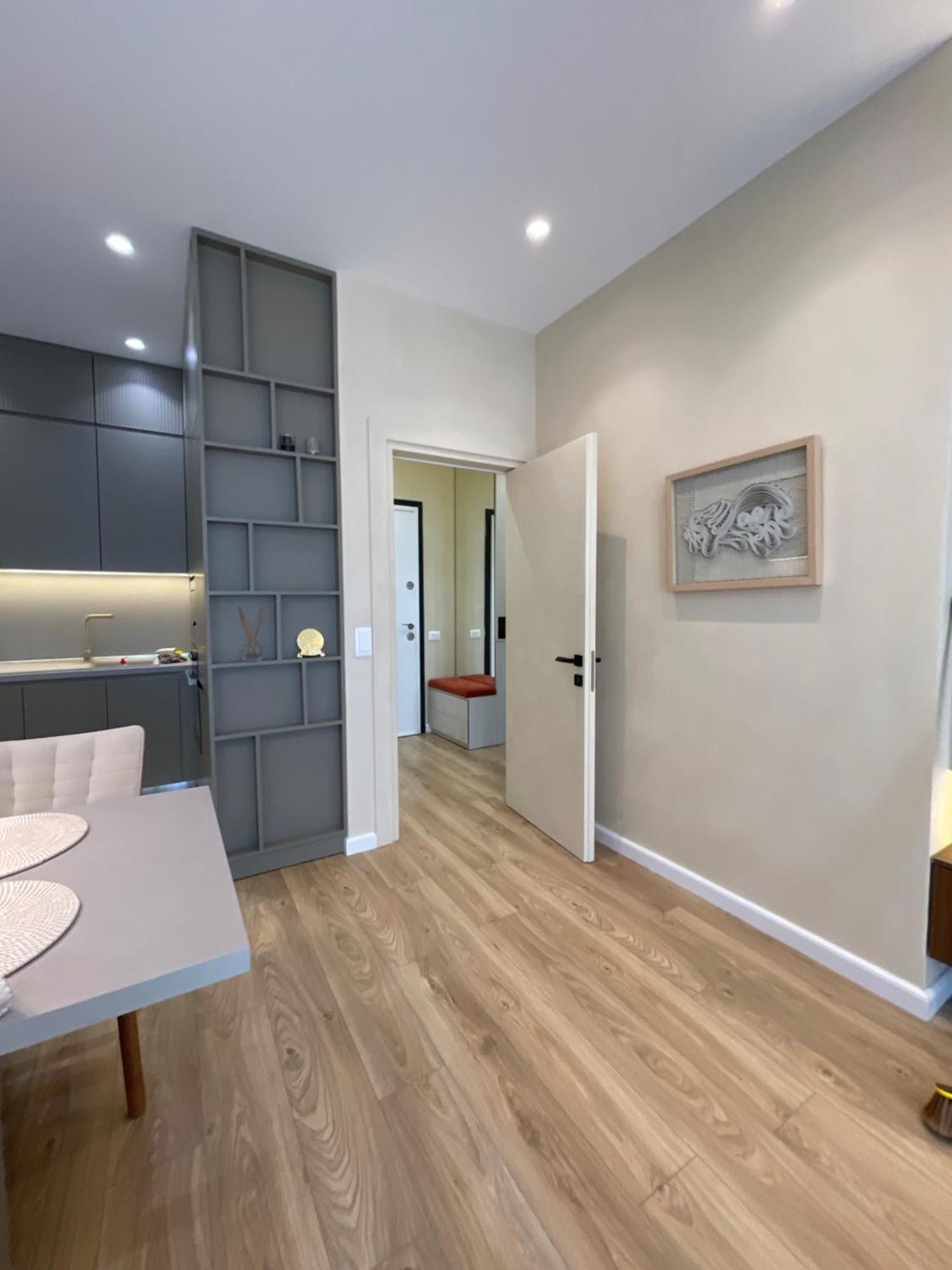 Apartament Emy *